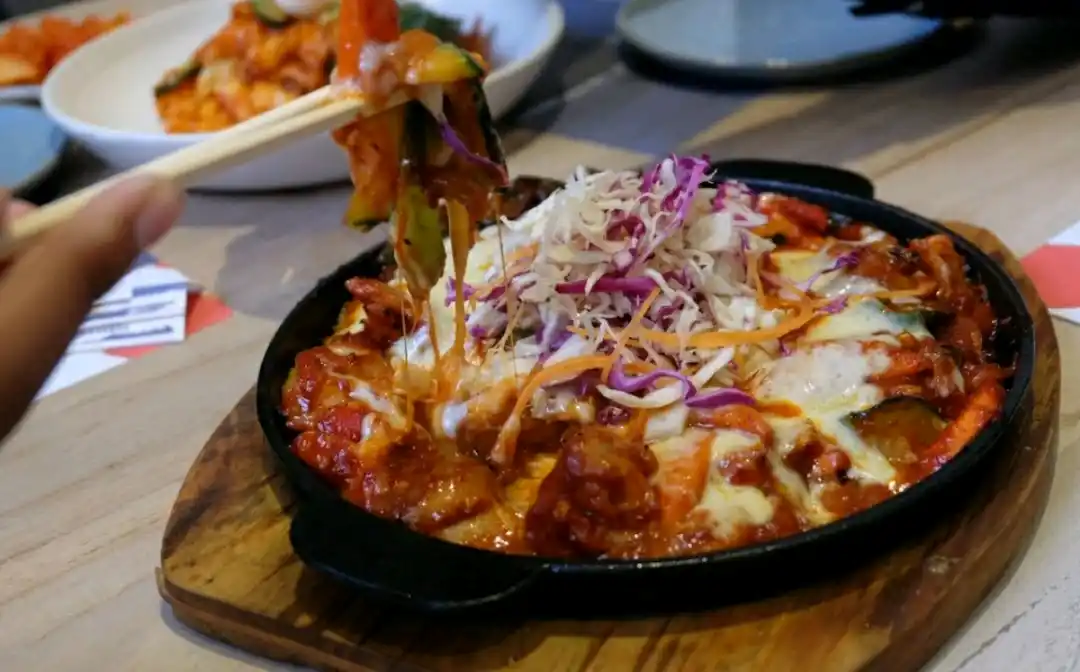 Arasseo via Traveloka, 1. School Food, 2. Jjang Korean Noodle &amp; Grill, 3. Kyochon, 4. Yoogane, 5. Daebak Fan Cafe, 6. Seorae Korean Grill, 7. Jjigae House, 8. Chung Gi Wa, 9. Born Ga, 10. Samwon House, 11. Han Gang, 12. To Bak, 13. Bamsae, 14. Illua Restaurant, 15. Hanyang Garden, 16. Oppa Galbi (Tutup), 17. Korean BBQ Gahyo, 18. Magal Mapogalmaegi BBQ, 19. Mujigae, 20. Legend of Noodle, 21. Seo Seo Galbi, 22. OJJU, 23. Goobne, 24. Chir Chir, 25. Samjin Amook, 26. Samwon Express, 27. MAGAL Korean BBQ, 28. Restoran Mr. Park, 29. Kkuldak, 30. Arasseo, 31. Arang 22