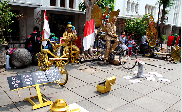 Art Street Kota Tua Jakarta, Informasi Dasar, Sejarah Kota Tua Jakarta, Transportasi Menuju Kota Tua, Jam Operasional, Harga Tiket Masuk, Pesona Kota Tua Memang Tidak Ada Duanya, Objek Wisata Menarik di Kota Tua Jakarta, Kuliner di Kota Tua, Tips Berwisata Di Kota Tua Jakarta