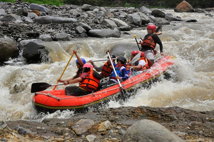 Arung Jeram Soko Adventure via Sukanyasar, 1. Harga yang Relative Terjangkau Dibanding Tempat Lain, 2. Pesona Keindahan Wisata yang Eksotis, 3. Tersedia Dua Pilihan Lintasan Rafting, 4. Kemudahan Berbagai Aktivitas dalam Satu Akses, 5. Aman Bagi Rafter Pemula, 6. Ramah Tamahnya Penduduk Lokal Kepada Wisatawan, 7. Penginap Murah Tapi Bukan Murahan