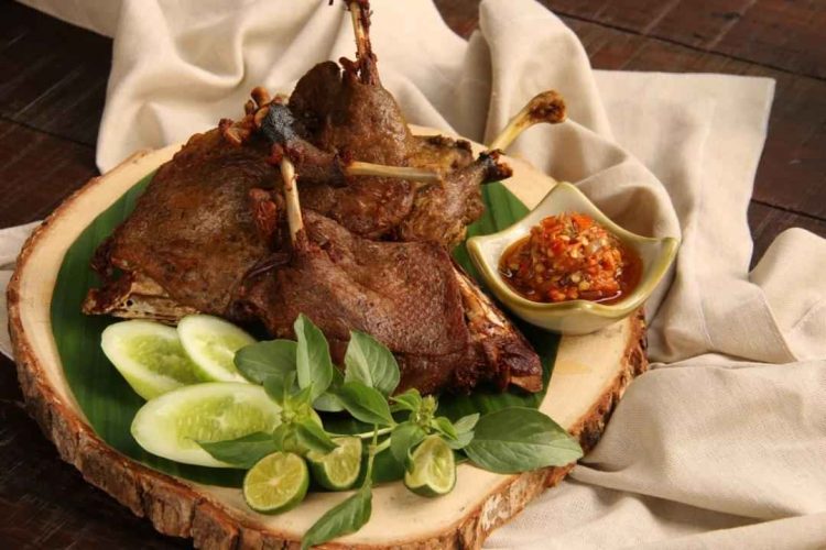 Bebek Goreng Kuta via Traveloka, 1. Nasi Campur Bali, 2. Nasi Tepeng, 3. Ayam Betutu, 4. Bebek Goreng Kuta, 5. Tipat Blayag, 6. Lawar Kuning, 7. Sate Lilit, 8. Rujak Kuah Pindang dan Rujak Bulung, 9. Serombotan, 10. Nasi Jinggo, 11. Nasi Tekor, 12. Nasi Ayam Kadewatan Bu Mangku, 13. Bebek Bengil, 1. Bale Udang Bali Mang Engking, 2. Nasi Ayam Ibu Oki, 3. RM Ayam Betutu Ibu Nia, 4. Ayam Bakar Taliwang Baru, 5. De’dapoer Sanur, 6. Raja’s Balinese Restaurant, 7. Cafe De’dapoer Kuta, 8. Bagus All Day Dining Kuta, 9. Grand Puncak Sari 2 restaurant, 10. Ayam Betutu Bu Adi, 11. Warung Men Weti, 12. Warung Pojok, 13. Sop Ikan Warung Mak Beng, 14. Nasi Tempong Pink, 15. Warung Wardani, 16. Warung Muslim Moro Seneng