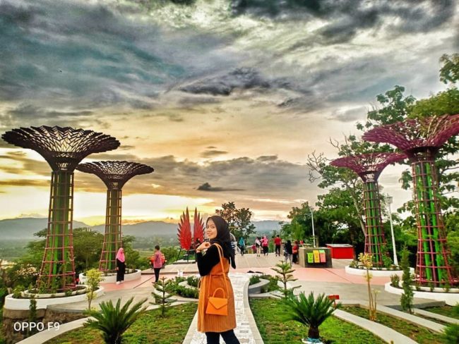 Bukit Sidoguro, 1. Taman Bunga Kebon Asri, 2. Bukit Cinta, 3. Watu Sepur, 4. Bukit Sidoguro, 5. Kawah Putih Negeri Dongeng