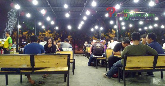 Cafe dePanji Surabaya via Pesonajatim, 1. Cafe Liberia, Cafe Jendela Dunia, 2. Noach Cafe And Bistro Suasana Elegan Nan Alami, 3. Singgah di G-Walk Bikin Kamu Jadi Betah, 4. Indahnya Taman Pelangi yang Warna-warni, 5. Jembatan Suramadu, Jembatan Terpanjang Se-Asia Tenggara, 7. Kudos Cafe, 8. Our Bar, 9. Rolag Coffee Surabaya, 10. Cafe dePanji Surabaya, 11. Food Festival Pakuwon City, 12. SAS Cafe &amp; Resto, 13. Libby Bistro, 14. De Javu, 15. La Cafe Gourmand, 16. Cakcuk Cafe