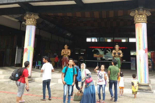 Cinema 5D via IG @herrykubrow, Lokasi dan Jam Operasional Waterpark, Harga Tiket Masuk Waterpark, Wahana Air Di Waterpark Kediri, Wahana Non Air Tempo Doloe, Wahana Non Air Modern