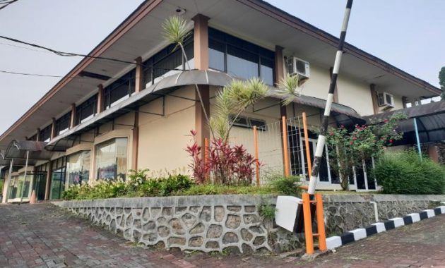 Cisarua Indah via Traveloka, 1. Metropole Hotel Puncak, 2. Agape Gunung Bakti, 3. Arimbi Cibulan Suites, 4. Hotel Ciliwung, 5. Berlian Resort, 6. Airy Eco Syariah Cisarua Lembah Nyiur 68 Bogor (Tutup), 7. Hotel Mars 91, 8. Permata Hati Resort, 9. New Laguna Resort, 10. Villa Bumi Rama, 11. Aries Biru Villa &amp; Hotel, 12. Hotel Ciloto Indah Permai Puncak, 13. RedDoorz Syariah near RSUD Cimacan, 14. OYO 1667 Edotel SMKN 1 Pacet, 15. Villa Aquarius Orange, 16. Hotel Arjuna Puncak Bogor, 17. Gumilang Hotel, 18. Villa Alamanda, 19. Villa Tiola, 20. Arra Lembah Pinus, 21. Mataram Hotel, 22. Citra Agung, 23. Villa Tunas Alam Mutiara, 24. Cisarua Indah, 25. Grand Pesona Ksatria, 26. Wisma Bintang Jadayat