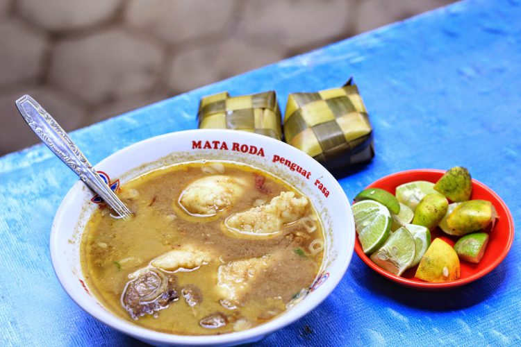 Coto Makassar La Capila, 1. Warung Spesial Sambal (SS), 2. Lesehan  Aldan, 3. Nasi Goreng Pak Sular, 4. Gudeg  Mercon Bu Tinah, 5. Mie Ayam Tumini, 6. Ayam Geprek Bu Rum, 7. Ngudi Rejeki, 8. Kantin Bu Siti (Tutup), 9. Kedai Rakjat Djelata, 10. Burjonan, 11. Gudeg Yu Djum Wijilan 167, 12. Rumah Makan Gudeg Pawon, 13. Bong Kopitown, 14. Oseng-Oseng Mercon Bu Narti, 15. Bungong Jeumpa, 16. Secret Garden Coffee dan Chocolate, 17. Lesehan Sayidan , 18. SGPC Bu Wiryo 1959, 19. Angkringan Kopi Jos Lik Man, 20. Tahu Gimbal Pak Yono, 21. Bakmi Mbah Gito, 22. Angkringan Pak Jabrik, 23. Tempo Gelato Prawirotaman, 24. Banyu Mili Resto, 25. Angkringan KR, 26. Sate klatak pak Bari, 27. House of Raminten, 28. Soto Ayam Pak Man, 29. Spesial Sambal Bawang Mas Kobis, 30. Coto Makassar La Capila, 31. Saoto Bathok Mbah Katro