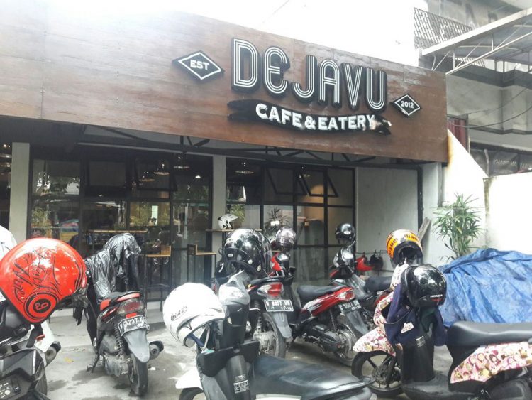 De Javu via Pergikuliner, 1. Cafe Liberia, Cafe Jendela Dunia, 2. Noach Cafe And Bistro Suasana Elegan Nan Alami, 3. Singgah di G-Walk Bikin Kamu Jadi Betah, 4. Indahnya Taman Pelangi yang Warna-warni, 5. Jembatan Suramadu, Jembatan Terpanjang Se-Asia Tenggara, 7. Kudos Cafe, 8. Our Bar, 9. Rolag Coffee Surabaya, 10. Cafe dePanji Surabaya, 11. Food Festival Pakuwon City, 12. SAS Cafe &amp; Resto, 13. Libby Bistro, 14. De Javu, 15. La Cafe Gourmand, 16. Cakcuk Cafe