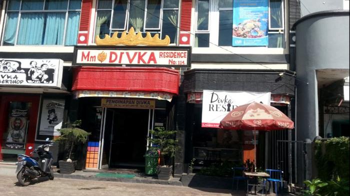 Divka Residence via Tribunnews, 1. Pondok Palapa, 2. Palapa Guest House, 3. Jazz Guest House, 4. Hotel Gajahmada, 5. Hotel Ratu Ayu, 6. Triple A Homestay 2, 7. Hotel Marcopolo, 8. Rumah Kopi, 9. Hotel Garuda, 10. Pelangi Residence, 11. Batiqa Hotel, 12. Wisma Andalas Asri, 13. Guest House 24 Hours, 14. Divka Residence, 15. Pondok Inap Aulia, 16. Toro Guest House