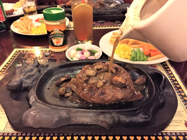 Gandy Steakhouse via Kumparan, 1. Joni Steak, 2. Kapten Steak, 3. Waroeng Steak n Shake, 4. Abuba Steak, 5. Holycow Steak! Steak House by Chef Afit, 6. Steak 21, 7. Tokyo Skipjack, 8. Outback Steakhouse, Kuningan, 9. Ruth’s Chris Steak House, Kuningan, 10. Bistecca, SCBD, 11. Akira Back Jakarta, Setiabudi, 12. El Asador Restaurant, Kemang, 13. Holy Smokes, Senopati, 14. Tony Roma’s, UOB Thamrin, 15. Angus House, Plaza Senayan, 16. Super Steak, 17. Gandy Steakhouse, 18. Soeryo Cafe & Steak, 19. Aged + Butchered, 20. Le Quartier, 21. Altitude Grill, 22. Sir Loin, 23. Wolfsgang’s Steakhouse, 24. Sudestada Jakarta