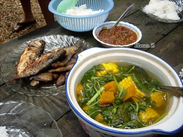 Gangan Asam Banjar via Kulinerkalimantanselatan.blogspotcoid, 1. Soto Banjar, 2. Sop Banjar, 3. Nasi Kuning Banjar, 4. Gangan Paliat, 5. Mandai, 6. Nasi Itik Gambut, 7. Kue Bingka, 8. Apam Barabai, 9. Ketupat Kandangan, 10. Lontong Orari, 11. Ayam Cincane, 12. Habang Banjar, 13. Cacapan Asam, 14. Sayur Kambang Tigarun, 15. Ipau, 16. Laksa, 17. Amparan tatak, 18. Kalangkala, 19. Dodol Kandangan, 20. Lamang, 21. Gangan Asam Banjar, 22. Iwak Pakasam, 23. Gangan humbut, 24. Sate tulang, 25. Sate Payau, 26. Bubur Baayak, 27. Sop Mutiara, 28. Apam Batil, 29. Kue Rangai, 30. Brownies Labu, 31. Sambal Acan, 32. Hekeng, 33. Ikan Patin Baubar, 34. Ikan Seluang Goreng, 35. Otak-Otak Ikan Pipih