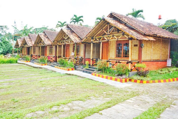 Grand Pesona Ksatria via Tripadvisor, 1. Metropole Hotel Puncak, 2. Agape Gunung Bakti, 3. Arimbi Cibulan Suites, 4. Hotel Ciliwung, 5. Berlian Resort, 6. Airy Eco Syariah Cisarua Lembah Nyiur 68 Bogor (Tutup), 7. Hotel Mars 91, 8. Permata Hati Resort, 9. New Laguna Resort, 10. Villa Bumi Rama, 11. Aries Biru Villa &amp; Hotel, 12. Hotel Ciloto Indah Permai Puncak, 13. RedDoorz Syariah near RSUD Cimacan, 14. OYO 1667 Edotel SMKN 1 Pacet, 15. Villa Aquarius Orange, 16. Hotel Arjuna Puncak Bogor, 17. Gumilang Hotel, 18. Villa Alamanda, 19. Villa Tiola, 20. Arra Lembah Pinus, 21. Mataram Hotel, 22. Citra Agung, 23. Villa Tunas Alam Mutiara, 24. Cisarua Indah, 25. Grand Pesona Ksatria, 26. Wisma Bintang Jadayat