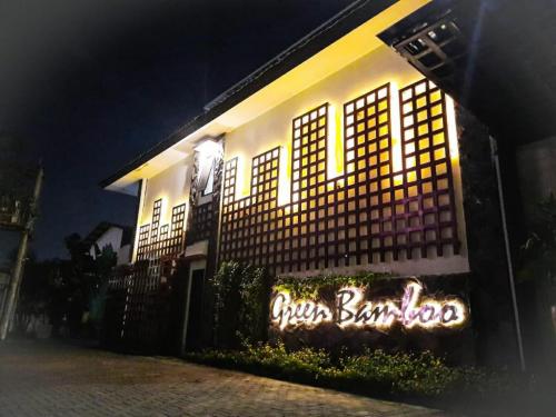Green Bamboo Residence , 1. Teduh Hostel Kota Tua, 2. Eco Syariah Kemanggisan (Tutup), 3. Ancol Residence 6, 4. Wonderloft Hostel Kota Tua, 5. Wisma 9 Tanah Abang, 6. Kantos Guest House, 7. Prima Bintang, 8. LeGreen Residence Setiabudi, 9. Zenroom, 10. Pop Hotel Kemang, 11. Green Bamboo Residence, 12. Clay Hotel, 13. Ghurfati Hotel, 14. Six Degrees Backpackers Hostel (Tutup), 15. Apartemen Ambassador, Jakarta Selatan, 16. Apartemen Callia, Jakarta Barat, 17. Big Hotel, Jakarta Pusat, 18. De Hoek Residence, Jakarta Timur