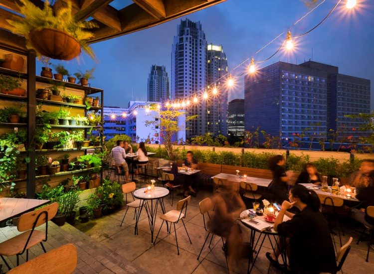 Hause Rooftop via Manual, 1. SKYE Bar & Restaurant, 2. Hause Rooftop, 3. Langit Seduh Rooftop, 4. Roti Bakar Kemang, 5. Lucy In The Sky Spark, 6. Cloud Lounge Jakarta (Rooftop), 7. BART Thamrin, 8. The Edge, 9. Elarte Sport Cafe, 10. Awan Lounge, 11. Upstairs Rooftop Cafe, 12. Sky Garden Cafe, 13. Shy Rooftop, 14. Up All Might, 15. Rocketz Cafe, 16. La vue Rooftop Bar Hermitage, 17. Roof Top at La Boheme, 18. Red Door Koffie House & Bistro Tangerang