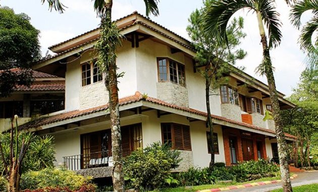 Hotel Ciliwung, 1. Metropole Hotel Puncak, 2. Agape Gunung Bakti, 3. Arimbi Cibulan Suites, 4. Hotel Ciliwung, 5. Berlian Resort, 6. Airy Eco Syariah Cisarua Lembah Nyiur 68 Bogor (Tutup), 7. Hotel Mars 91, 8. Permata Hati Resort, 9. New Laguna Resort, 10. Villa Bumi Rama, 11. Aries Biru Villa &amp; Hotel, 12. Hotel Ciloto Indah Permai Puncak, 13. RedDoorz Syariah near RSUD Cimacan, 14. OYO 1667 Edotel SMKN 1 Pacet, 15. Villa Aquarius Orange, 16. Hotel Arjuna Puncak Bogor, 17. Gumilang Hotel, 18. Villa Alamanda, 19. Villa Tiola, 20. Arra Lembah Pinus, 21. Mataram Hotel, 22. Citra Agung, 23. Villa Tunas Alam Mutiara, 24. Cisarua Indah, 25. Grand Pesona Ksatria, 26. Wisma Bintang Jadayat