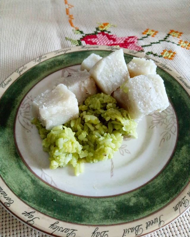 Jaje Tujak via IG @iin_slaludihati, 1. Beberuk Terong, 2. Plecing Kangkung, 3. Kelaq Lebui, 4. Ayam Taliwang, 5. Sate Bulayak, 6. Sate Rembiga, 7. Sate Tanjung, 8. Bebalung, 9. Nasi Kotaraja, 10. Nasi Puyung, 11. Nasi Campur Sukaraja, 12. Kelaq Kelor, 13. Ayam Rarang, 14. Ares, 15. Dodol Rumput Laut, 16. Peyek Rumput Laut, 17. Terasi Bakar Lombok, 18. Jaje Tujak, 19. Sate Pusut, 20. Sate Pencok, 21. Kue Bantal, 22. Kelaq Batih, 23. Kelepon Kecerit, 24. Jaje Reket, 25. Lupis Lombok, 26. Nasi Balap, 27. Keripik Rumput Laut, 28. Kacang Mete Lombok, 29. Kue Keciput, 30. Serabi Laklak, 31. Tumbek, 32. Tekel, 33. Kue Kerake