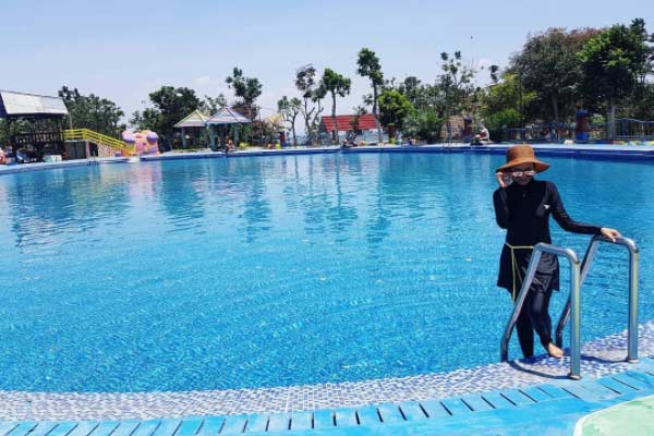 Kolam Renang Umum via IG @zaorafauzia, Lokasi dan Jam Operasional Waterpark, Harga Tiket Masuk Waterpark, Wahana Air Di Waterpark Kediri, Wahana Non Air Tempo Doloe, Wahana Non Air Modern