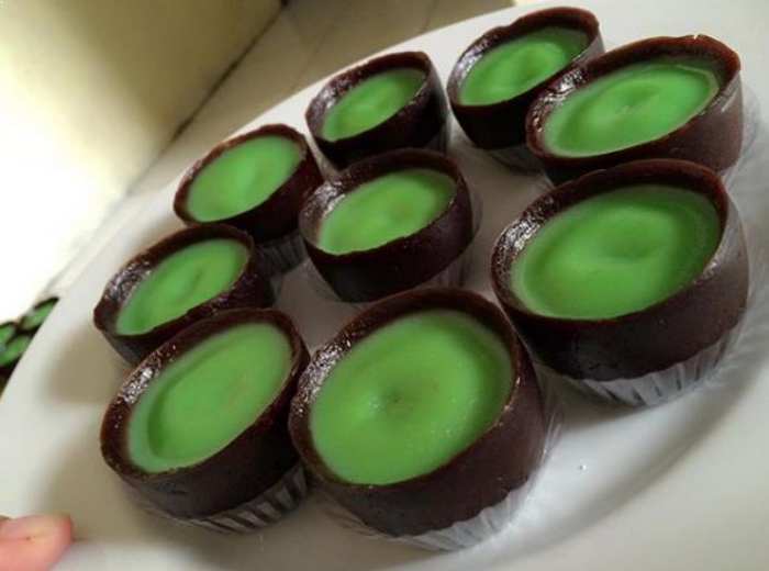 Kue Muso, 1. Tempoyak, 2. Gulai Tepek Ikan, 3. Daging masak itam, 4. Sup Tulang, 5. Nasi Gemuk, 6. Dodol nanas, 7. Kue Srikaya, 8. Jus pinang, 9. Dodol kentang Kerinci, 10. Gandus, 11. Kue Padamaran, 12. Kue Kubang Boyo, 13. Kue Burgo, 14. Kue Muso, 15. Pempek Sambal, 16. Gulai Terjun, 17. Mie Celor, 18. Kerutup Ikan, 19. Lempok Durian, 20. Bolu Kojo, 21. Kue Putri Kandis, 22. Rambutan Goreng
