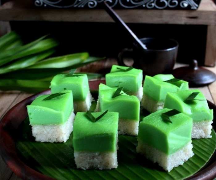 Kue Srikaya, 1. Tempoyak, 2. Gulai Tepek Ikan, 3. Daging masak itam, 4. Sup Tulang, 5. Nasi Gemuk, 6. Dodol nanas, 7. Kue Srikaya, 8. Jus pinang, 9. Dodol kentang Kerinci, 10. Gandus, 11. Kue Padamaran, 12. Kue Kubang Boyo, 13. Kue Burgo, 14. Kue Muso, 15. Pempek Sambal, 16. Gulai Terjun, 17. Mie Celor, 18. Kerutup Ikan, 19. Lempok Durian, 20. Bolu Kojo, 21. Kue Putri Kandis, 22. Rambutan Goreng