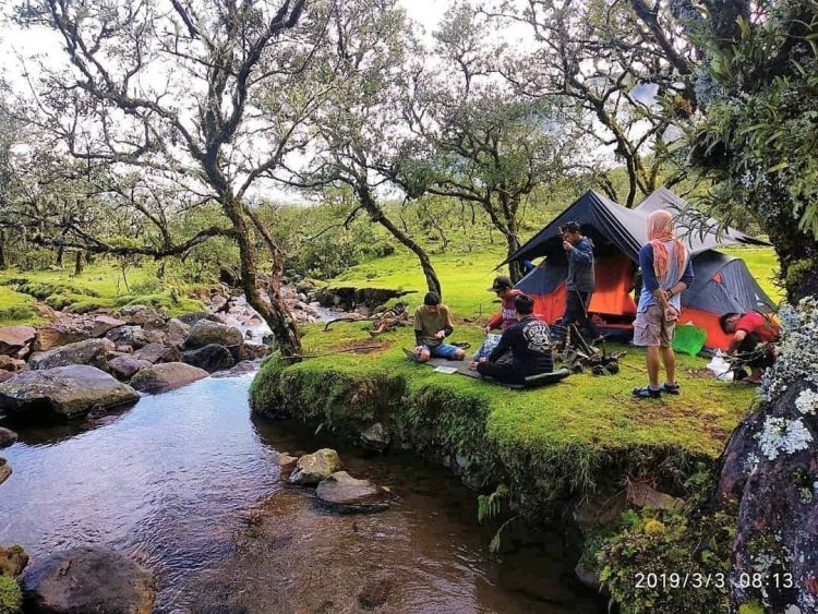 Lembah Loe via Pinterest, 1. Hutan Pinus Malino, 2. Lembanna, 3. Lembah Ramma, 4. Lembah Loe, 5. Danau Tanralili, 6. Jungle Camp, 7. Lembah Hijau Camp &amp; Resort, 8. Parabus Camp, 9. Tinambung Highland Gowa, 10. Puntiung – Bissolloro Camping, 11. Hutan Pinus Rita Malompoa Bissoloro