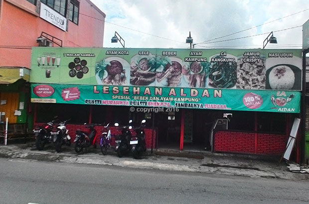 Lesehan  Aldan, 1. Warung Spesial Sambal (SS), 2. Lesehan  Aldan, 3. Nasi Goreng Pak Sular, 4. Gudeg  Mercon Bu Tinah, 5. Mie Ayam Tumini, 6. Ayam Geprek Bu Rum, 7. Ngudi Rejeki, 8. Kantin Bu Siti (Tutup), 9. Kedai Rakjat Djelata, 10. Burjonan, 11. Gudeg Yu Djum Wijilan 167, 12. Rumah Makan Gudeg Pawon, 13. Bong Kopitown, 14. Oseng-Oseng Mercon Bu Narti, 15. Bungong Jeumpa, 16. Secret Garden Coffee dan Chocolate, 17. Lesehan Sayidan , 18. SGPC Bu Wiryo 1959, 19. Angkringan Kopi Jos Lik Man, 20. Tahu Gimbal Pak Yono, 21. Bakmi Mbah Gito, 22. Angkringan Pak Jabrik, 23. Tempo Gelato Prawirotaman, 24. Banyu Mili Resto, 25. Angkringan KR, 26. Sate klatak pak Bari, 27. House of Raminten, 28. Soto Ayam Pak Man, 29. Spesial Sambal Bawang Mas Kobis, 30. Coto Makassar La Capila, 31. Saoto Bathok Mbah Katro