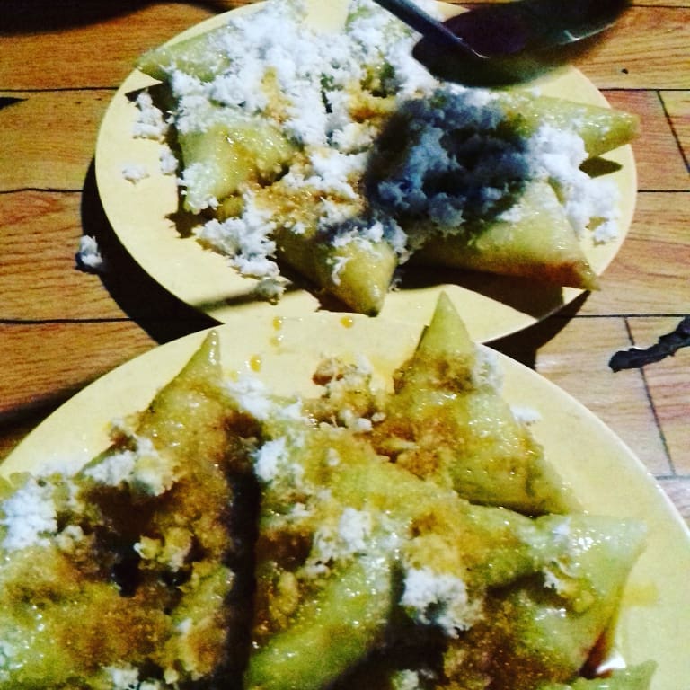 Lupis via IG @see_ayu, 1. Bakso Lumajang, 2. Teh Kocok Khas Lumajang, 3. Acar Mentimun Khas Lumajang, 4. Lontong Petis, 5. Telur Dadar Tahu, 6. Kue Latok, 7. Keripik Pisang, 8. Pecel Godong Telo, 9. Cilok Mercon, 10. Kue Lupis, 11. Tape Pisang, 12. Martabak Petis, 13. Rujak Otek, 14. Bakso Bumbu Rujak, 15. Bledus, 16. Ketan Koro