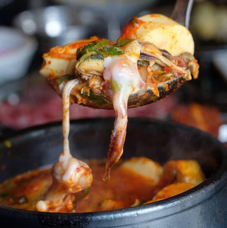 Magal Mapogalmaegi BBQ via IG @the.lucky.belly, 1. School Food, 2. Jjang Korean Noodle &amp; Grill, 3. Kyochon, 4. Yoogane, 5. Daebak Fan Cafe, 6. Seorae Korean Grill, 7. Jjigae House, 8. Chung Gi Wa, 9. Born Ga, 10. Samwon House, 11. Han Gang, 12. To Bak, 13. Bamsae, 14. Illua Restaurant, 15. Hanyang Garden, 16. Oppa Galbi (Tutup), 17. Korean BBQ Gahyo, 18. Magal Mapogalmaegi BBQ, 19. Mujigae, 20. Legend of Noodle, 21. Seo Seo Galbi, 22. OJJU, 23. Goobne, 24. Chir Chir, 25. Samjin Amook, 26. Samwon Express, 27. MAGAL Korean BBQ, 28. Restoran Mr. Park, 29. Kkuldak, 30. Arasseo, 31. Arang 22
