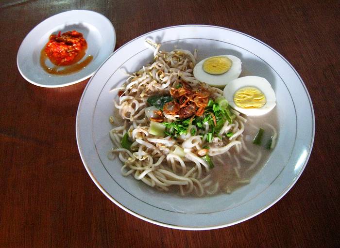 Mie Celor, 1. Tempoyak, 2. Gulai Tepek Ikan, 3. Daging masak itam, 4. Sup Tulang, 5. Nasi Gemuk, 6. Dodol nanas, 7. Kue Srikaya, 8. Jus pinang, 9. Dodol kentang Kerinci, 10. Gandus, 11. Kue Padamaran, 12. Kue Kubang Boyo, 13. Kue Burgo, 14. Kue Muso, 15. Pempek Sambal, 16. Gulai Terjun, 17. Mie Celor, 18. Kerutup Ikan, 19. Lempok Durian, 20. Bolu Kojo, 21. Kue Putri Kandis, 22. Rambutan Goreng
