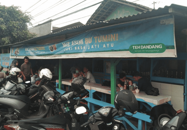 Mie Ayam Tumini, 1. Warung Spesial Sambal (SS), 2. Lesehan  Aldan, 3. Nasi Goreng Pak Sular, 4. Gudeg  Mercon Bu Tinah, 5. Mie Ayam Tumini, 6. Ayam Geprek Bu Rum, 7. Ngudi Rejeki, 8. Kantin Bu Siti (Tutup), 9. Kedai Rakjat Djelata, 10. Burjonan, 11. Gudeg Yu Djum Wijilan 167, 12. Rumah Makan Gudeg Pawon, 13. Bong Kopitown, 14. Oseng-Oseng Mercon Bu Narti, 15. Bungong Jeumpa, 16. Secret Garden Coffee dan Chocolate, 17. Lesehan Sayidan , 18. SGPC Bu Wiryo 1959, 19. Angkringan Kopi Jos Lik Man, 20. Tahu Gimbal Pak Yono, 21. Bakmi Mbah Gito, 22. Angkringan Pak Jabrik, 23. Tempo Gelato Prawirotaman, 24. Banyu Mili Resto, 25. Angkringan KR, 26. Sate klatak pak Bari, 27. House of Raminten, 28. Soto Ayam Pak Man, 29. Spesial Sambal Bawang Mas Kobis, 30. Coto Makassar La Capila, 31. Saoto Bathok Mbah Katro