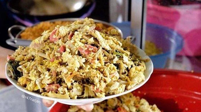 Nasi Goreng Jumbo Pak Dji via Tribunnews, 1. Bakso President, 2. Soto Ayam Lombok Sejak 1955, 3. Ronde Titoni, 4. Rumah Makan Kertanegara, 5. Rumah Makan Cairo, 6. STMJ Pak Sentot, 7. Pos Ketan Legenda 1967 Suhat, 8. Rawon Djenggot, 9. Warung Malam Pak Gatot, 10. Depot Mie Gadjah Mada, 11. Warung Subuh, 12. Sego Goreng Resek (Pak Man), 13. Bakso Prima Cak Herman, 14. Nasi Goreng Jumbo Pak Dji, 15. Sego Ceker Glintung, 16. Tahu Lontong Lonceng, 17. Ceker Setan, 18. Tahwa Agus, 19. Nasi Rawon Pecel Campur Mbak Ten, 20. Tahu Telur Bareng, 21. Puthu Lanang Celaket, 22. Sate Landak Pakis – Depot Sate Bu Ria, 23. Warung Malam Pecel & Rawon Ngaglik , 24. Jagung Bakar & STMJ Jaya Abadi, 25. Sentra Kuliner Sriwijaya, 26. Mie Iblis, 27. Nasi Mawut Pak Iwan, 28. Rumah Makan Inggil, 29. Warung Makan 24 Jam Rawon Cak Wan, 30. Rawon Pak Jenggot, 31. Rawon Pak Jenggot