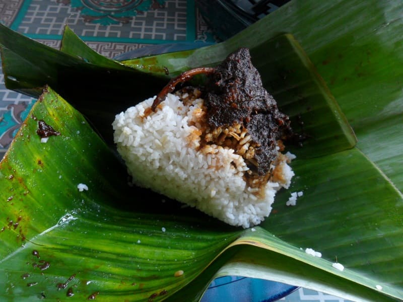 Nasi Itik Gambut, 1. Soto Banjar, 2. Sop Banjar, 3. Nasi Kuning Banjar, 4. Gangan Paliat, 5. Mandai, 6. Nasi Itik Gambut, 7. Kue Bingka, 8. Apam Barabai, 9. Ketupat Kandangan, 10. Lontong Orari, 11. Ayam Cincane, 12. Habang Banjar, 13. Cacapan Asam, 14. Sayur Kambang Tigarun, 15. Ipau, 16. Laksa, 17. Amparan tatak, 18. Kalangkala, 19. Dodol Kandangan, 20. Lamang, 21. Gangan Asam Banjar, 22. Iwak Pakasam, 23. Gangan humbut, 24. Sate tulang, 25. Sate Payau, 26. Bubur Baayak, 27. Sop Mutiara, 28. Apam Batil, 29. Kue Rangai, 30. Brownies Labu, 31. Sambal Acan, 32. Hekeng, 33. Ikan Patin Baubar, 34. Ikan Seluang Goreng, 35. Otak-Otak Ikan Pipih
