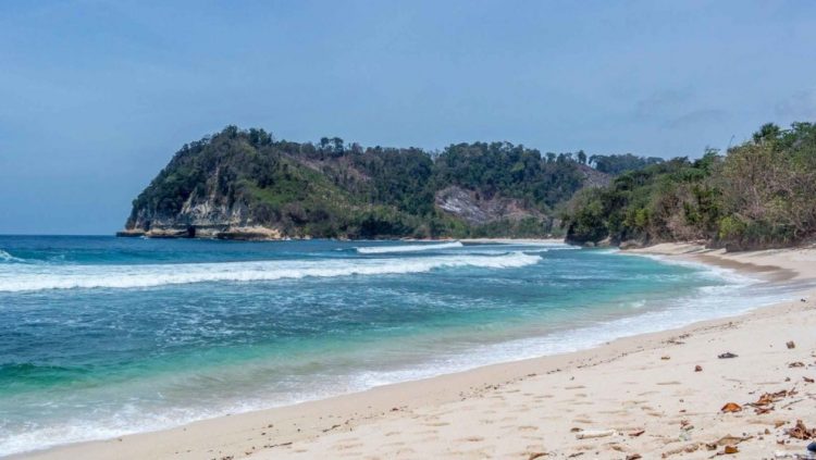 Pantai Ngalur Tulungagung, Informasi Umum, Lokasi Pantai, Rute Terbaik Menuju Pantai Ngalur Tulungagung, Harga Tiket Masuk Pantai Ngalur, Keindahan Pantai Ngalur, Aktivitas Seru di Objek Wisata Pantai Ngalur, Fasilitas Pantai Ngalur