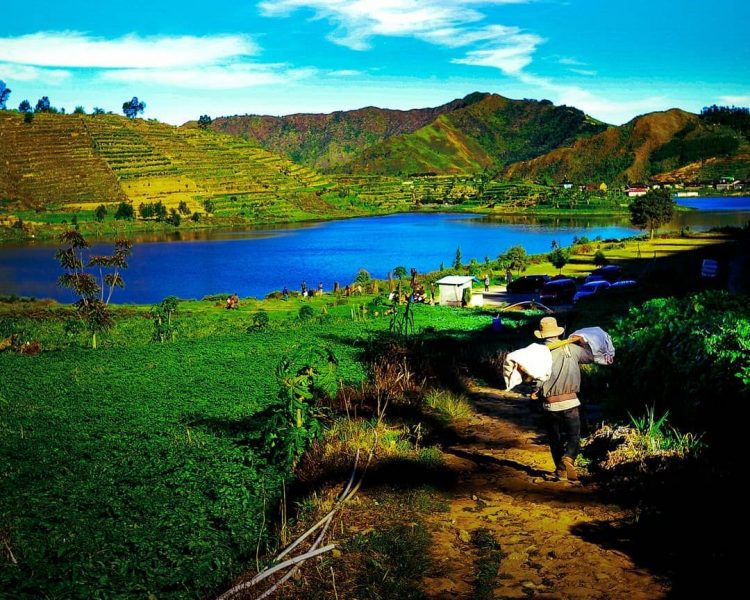 Pemandangan telaga Cebong via IG @rizky_jalan-jalan, Lokasi Dan Akses Menuju Telaga Cebong Dieng, Harga Tiket Masuk, Penginapan terdekat, Keunikan Dibalik Keelokan Telaga Cebong, 3 Kegiatan yang Harus Anda Coba