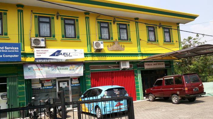 Pondok Inap Aulia via Tribunnews, 1. Pondok Palapa, 2. Palapa Guest House, 3. Jazz Guest House, 4. Hotel Gajahmada, 5. Hotel Ratu Ayu, 6. Triple A Homestay 2, 7. Hotel Marcopolo, 8. Rumah Kopi, 9. Hotel Garuda, 10. Pelangi Residence, 11. Batiqa Hotel, 12. Wisma Andalas Asri, 13. Guest House 24 Hours, 14. Divka Residence, 15. Pondok Inap Aulia, 16. Toro Guest House
