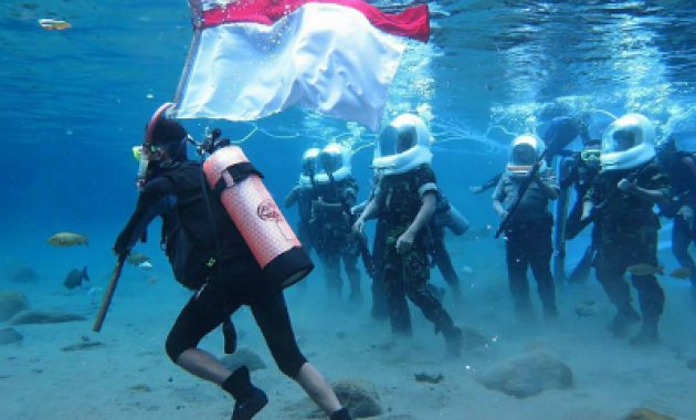 Power Dive (walker) di Umbul Ponggok via Kampoengilmu, Informasi Umum, 4 Rute Menuju Wisata Umbul Ponggok, Harga Tiket Masuk dan Sewa Alat di Umbul Ponggok, Sejarah Umbul Ponggok Klaten, Jawa Tengah, Wisata Diving dan Snorkeling untuk Latihan, Spot Foto Unik di Dalam Air, Fasilitas, Penyewaan Fasilitas Wisata Umbul Pongok, Pesona Keindahan Umbul Pongok