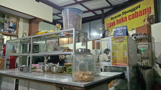 Rawon Pak Jenggot via Tripadvisor, 1. Bakso President, 2. Soto Ayam Lombok Sejak 1955, 3. Ronde Titoni, 4. Rumah Makan Kertanegara, 5. Rumah Makan Cairo, 6. STMJ Pak Sentot, 7. Pos Ketan Legenda 1967 Suhat, 8. Rawon Djenggot, 9. Warung Malam Pak Gatot, 10. Depot Mie Gadjah Mada, 11. Warung Subuh, 12. Sego Goreng Resek (Pak Man), 13. Bakso Prima Cak Herman, 14. Nasi Goreng Jumbo Pak Dji, 15. Sego Ceker Glintung, 16. Tahu Lontong Lonceng, 17. Ceker Setan, 18. Tahwa Agus, 19. Nasi Rawon Pecel Campur Mbak Ten, 20. Tahu Telur Bareng, 21. Puthu Lanang Celaket, 22. Sate Landak Pakis – Depot Sate Bu Ria, 23. Warung Malam Pecel & Rawon Ngaglik , 24. Jagung Bakar & STMJ Jaya Abadi, 25. Sentra Kuliner Sriwijaya, 26. Mie Iblis, 27. Nasi Mawut Pak Iwan, 28. Rumah Makan Inggil, 29. Warung Makan 24 Jam Rawon Cak Wan, 30. Rawon Pak Jenggot, 31. Rawon Pak Jenggot
