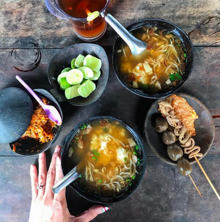 Saoto Bathok Mbah Katro, 1. Warung Spesial Sambal (SS), 2. Lesehan  Aldan, 3. Nasi Goreng Pak Sular, 4. Gudeg  Mercon Bu Tinah, 5. Mie Ayam Tumini, 6. Ayam Geprek Bu Rum, 7. Ngudi Rejeki, 8. Kantin Bu Siti (Tutup), 9. Kedai Rakjat Djelata, 10. Burjonan, 11. Gudeg Yu Djum Wijilan 167, 12. Rumah Makan Gudeg Pawon, 13. Bong Kopitown, 14. Oseng-Oseng Mercon Bu Narti, 15. Bungong Jeumpa, 16. Secret Garden Coffee dan Chocolate, 17. Lesehan Sayidan , 18. SGPC Bu Wiryo 1959, 19. Angkringan Kopi Jos Lik Man, 20. Tahu Gimbal Pak Yono, 21. Bakmi Mbah Gito, 22. Angkringan Pak Jabrik, 23. Tempo Gelato Prawirotaman, 24. Banyu Mili Resto, 25. Angkringan KR, 26. Sate klatak pak Bari, 27. House of Raminten, 28. Soto Ayam Pak Man, 29. Spesial Sambal Bawang Mas Kobis, 30. Coto Makassar La Capila, 31. Saoto Bathok Mbah Katro