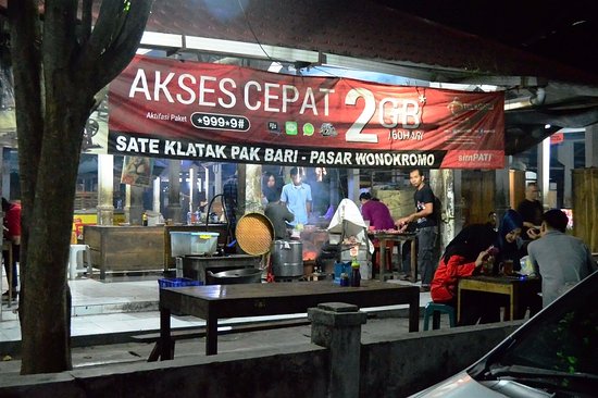Sate klatak pak Bari, 1. Warung Spesial Sambal (SS), 2. Lesehan  Aldan, 3. Nasi Goreng Pak Sular, 4. Gudeg  Mercon Bu Tinah, 5. Mie Ayam Tumini, 6. Ayam Geprek Bu Rum, 7. Ngudi Rejeki, 8. Kantin Bu Siti (Tutup), 9. Kedai Rakjat Djelata, 10. Burjonan, 11. Gudeg Yu Djum Wijilan 167, 12. Rumah Makan Gudeg Pawon, 13. Bong Kopitown, 14. Oseng-Oseng Mercon Bu Narti, 15. Bungong Jeumpa, 16. Secret Garden Coffee dan Chocolate, 17. Lesehan Sayidan , 18. SGPC Bu Wiryo 1959, 19. Angkringan Kopi Jos Lik Man, 20. Tahu Gimbal Pak Yono, 21. Bakmi Mbah Gito, 22. Angkringan Pak Jabrik, 23. Tempo Gelato Prawirotaman, 24. Banyu Mili Resto, 25. Angkringan KR, 26. Sate klatak pak Bari, 27. House of Raminten, 28. Soto Ayam Pak Man, 29. Spesial Sambal Bawang Mas Kobis, 30. Coto Makassar La Capila, 31. Saoto Bathok Mbah Katro
