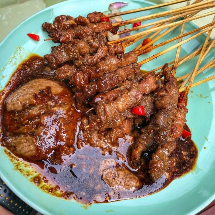 Sate Landak Pakis via IG @kardiovskuliner, 1. Bakso President, 2. Soto Ayam Lombok Sejak 1955, 3. Ronde Titoni, 4. Rumah Makan Kertanegara, 5. Rumah Makan Cairo, 6. STMJ Pak Sentot, 7. Pos Ketan Legenda 1967 Suhat, 8. Rawon Djenggot, 9. Warung Malam Pak Gatot, 10. Depot Mie Gadjah Mada, 11. Warung Subuh, 12. Sego Goreng Resek (Pak Man), 13. Bakso Prima Cak Herman, 14. Nasi Goreng Jumbo Pak Dji, 15. Sego Ceker Glintung, 16. Tahu Lontong Lonceng, 17. Ceker Setan, 18. Tahwa Agus, 19. Nasi Rawon Pecel Campur Mbak Ten, 20. Tahu Telur Bareng, 21. Puthu Lanang Celaket, 22. Sate Landak Pakis – Depot Sate Bu Ria, 23. Warung Malam Pecel & Rawon Ngaglik , 24. Jagung Bakar & STMJ Jaya Abadi, 25. Sentra Kuliner Sriwijaya, 26. Mie Iblis, 27. Nasi Mawut Pak Iwan, 28. Rumah Makan Inggil, 29. Warung Makan 24 Jam Rawon Cak Wan, 30. Rawon Pak Jenggot, 31. Rawon Pak Jenggot