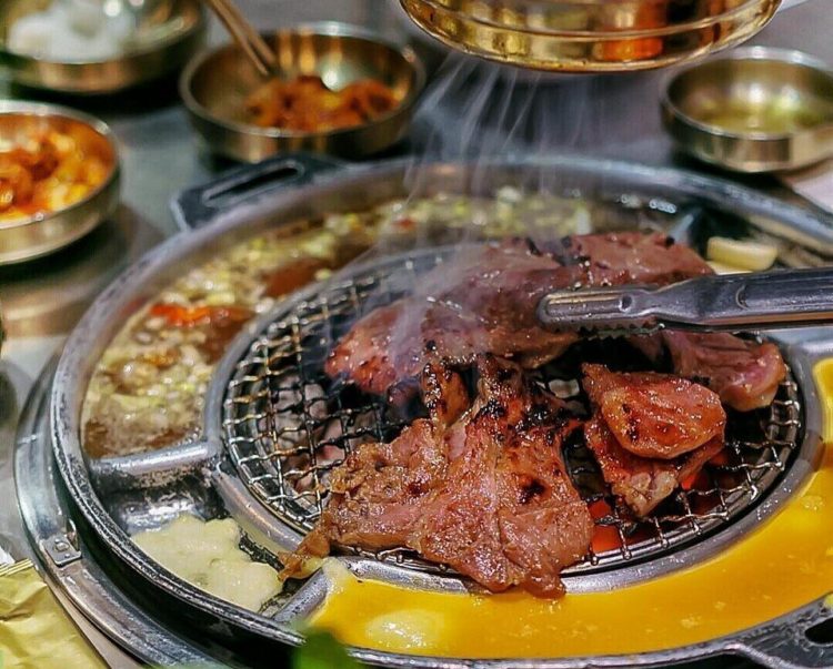 Seo Seo Galbi via IG @mytastemylife, 1. School Food, 2. Jjang Korean Noodle &amp; Grill, 3. Kyochon, 4. Yoogane, 5. Daebak Fan Cafe, 6. Seorae Korean Grill, 7. Jjigae House, 8. Chung Gi Wa, 9. Born Ga, 10. Samwon House, 11. Han Gang, 12. To Bak, 13. Bamsae, 14. Illua Restaurant, 15. Hanyang Garden, 16. Oppa Galbi (Tutup), 17. Korean BBQ Gahyo, 18. Magal Mapogalmaegi BBQ, 19. Mujigae, 20. Legend of Noodle, 21. Seo Seo Galbi, 22. OJJU, 23. Goobne, 24. Chir Chir, 25. Samjin Amook, 26. Samwon Express, 27. MAGAL Korean BBQ, 28. Restoran Mr. Park, 29. Kkuldak, 30. Arasseo, 31. Arang 22