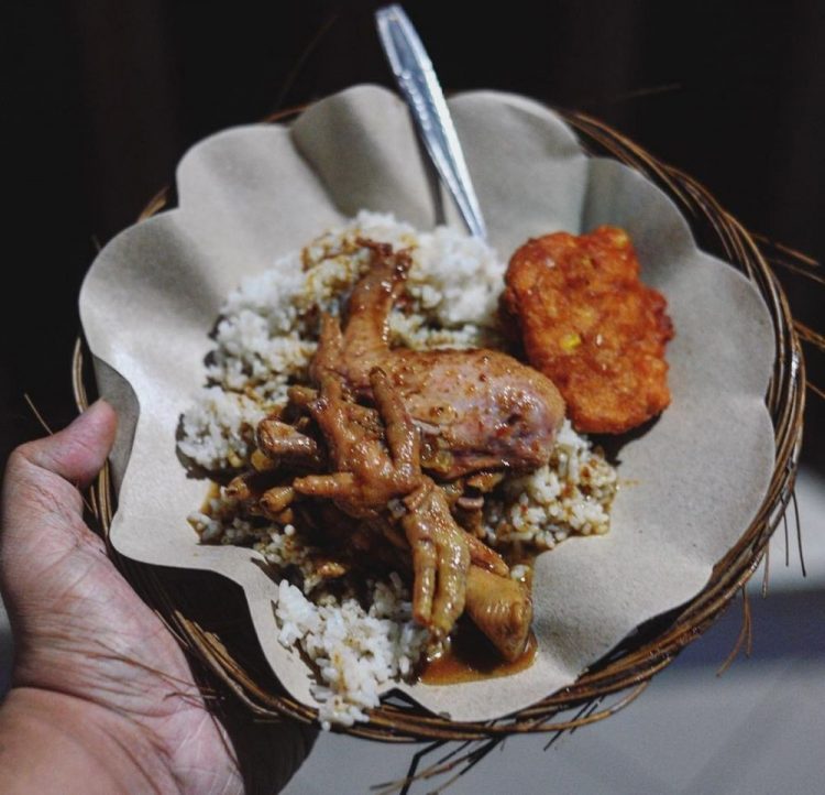 Sego Ceker Glintung via IG @eatwhatid, 1. Bakso President, 2. Soto Ayam Lombok Sejak 1955, 3. Ronde Titoni, 4. Rumah Makan Kertanegara, 5. Rumah Makan Cairo, 6. STMJ Pak Sentot, 7. Pos Ketan Legenda 1967 Suhat, 8. Rawon Djenggot, 9. Warung Malam Pak Gatot, 10. Depot Mie Gadjah Mada, 11. Warung Subuh, 12. Sego Goreng Resek (Pak Man), 13. Bakso Prima Cak Herman, 14. Nasi Goreng Jumbo Pak Dji, 15. Sego Ceker Glintung, 16. Tahu Lontong Lonceng, 17. Ceker Setan, 18. Tahwa Agus, 19. Nasi Rawon Pecel Campur Mbak Ten, 20. Tahu Telur Bareng, 21. Puthu Lanang Celaket, 22. Sate Landak Pakis – Depot Sate Bu Ria, 23. Warung Malam Pecel & Rawon Ngaglik , 24. Jagung Bakar & STMJ Jaya Abadi, 25. Sentra Kuliner Sriwijaya, 26. Mie Iblis, 27. Nasi Mawut Pak Iwan, 28. Rumah Makan Inggil, 29. Warung Makan 24 Jam Rawon Cak Wan, 30. Rawon Pak Jenggot, 31. Rawon Pak Jenggot