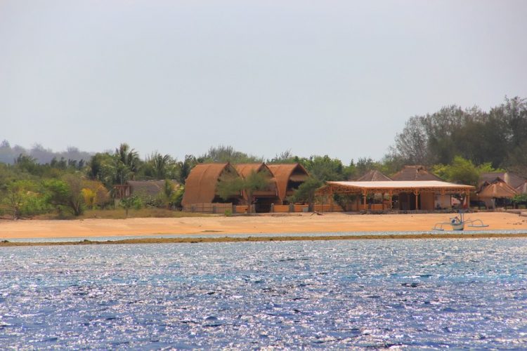 Sepi dan nyaman bukan berarti Gili Meno sepi kekayaan alam, Akses ke Lokasi Wisata Gili Meno, Transportasi Ke Gili Meno Dari Bali, Biaya &amp; Waktu Kapal Penyeberangan Ke Gili Trawangan, Keunikan Obyek Wisata Gili Meno Lombok, Suasana dan Kondisi di Gili Meno Lombok, Daya Tarik Wisata Pulau Gili Meno, Pantai Gili Meno, Moda Transportasi, Infrastruktur, Aktivitas Liburan Menarik di Pulau Gili Meno