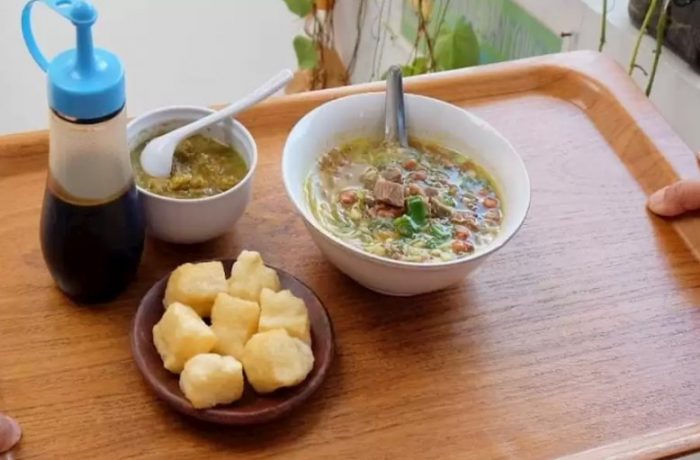 Soto Golak via Mayodo, 1. Mie Ongklok, 2. Aneka Olahan Carica, 3. Sagon, 4. Purwaceng, 5. Opak Singkong, 6. Tempe Kemul, 7. Keripik Jamur, 8. Kacang Dieng, 9. Nasi Megono, 10. Dendeng Gepuk, 11. Kue Pepe Wonosobo, 12. Cenil, 13. Soto Golak, 14. Kue Serabi Dieng, 15. Geblek