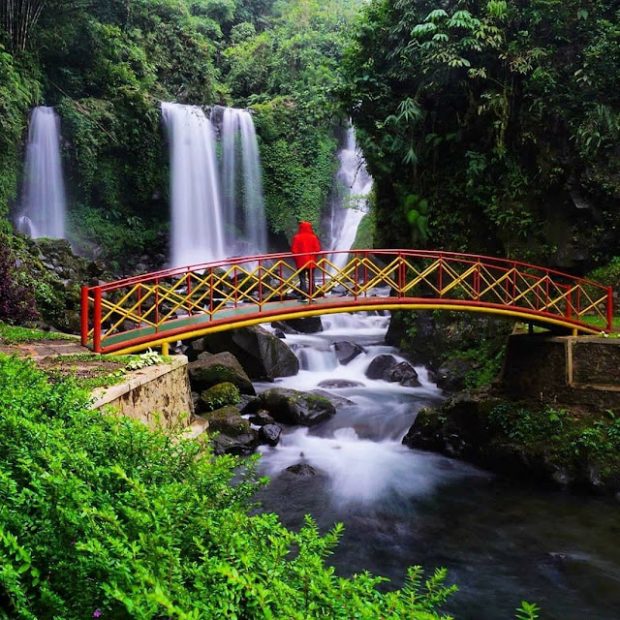 Spot Foto Curug Jenggala Banyumas dari Jembatan, Lokasi Curug Jenggala Baturaden, Harga Tiket Masuk Curug, Jam Operasional, Fasilitas Destinasi Wisata, Keunikan Curug Jenggala Baturaden, Pesona Curug Jenggala Baturaden, Tips Berkunjung Ke Curug Jenggala