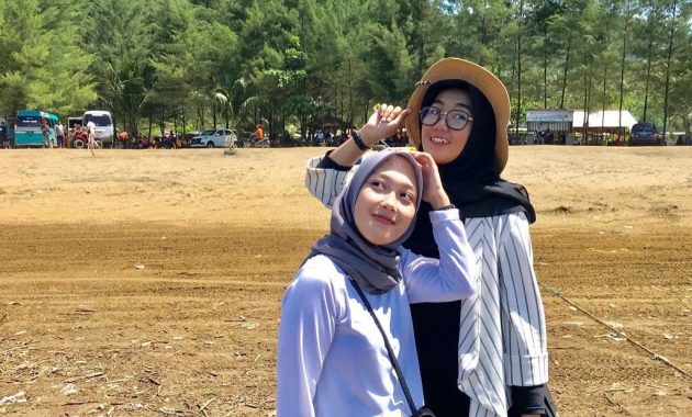 Spot Foto Pantai Gemah via IG @nvtwhy_, Informasi Dasar, Pesona Pantai Gemah Tulungagung, Lokasi dan Rute Menuju Pantai Gemah, Harga Tiket dan Jam Operasional, Fasilitas di Pantai Gemah, Wahana di Pantai Gemah, Aktivitas Menarik di Pantai Gemah