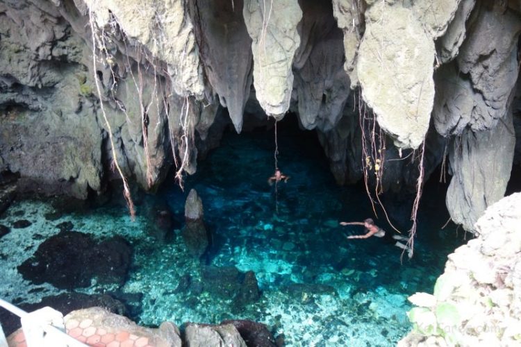 Stalagmit yang menonjol itu adalah batu si pemburu via keicarescom, Akses Menuju Lokasi Wisata Gua Hawang, Keunikan dan Mitos Gua Hawang Kei, Legenda Masyarakat, Suasana Gua Hawang Kei, Saking Jernihnya, Anda bisa Melihat Dasarnya, Penampakan Mulut Gua, Angker, tapi menggoda untuk direnangi, Stalagmit yang Menonjol itu Adalah Batu si Pemburu, Kolam Alami di Gua Hawang yang Cantik dan Jernih Memesona, Nikmati Menginap di Coaster Cottage