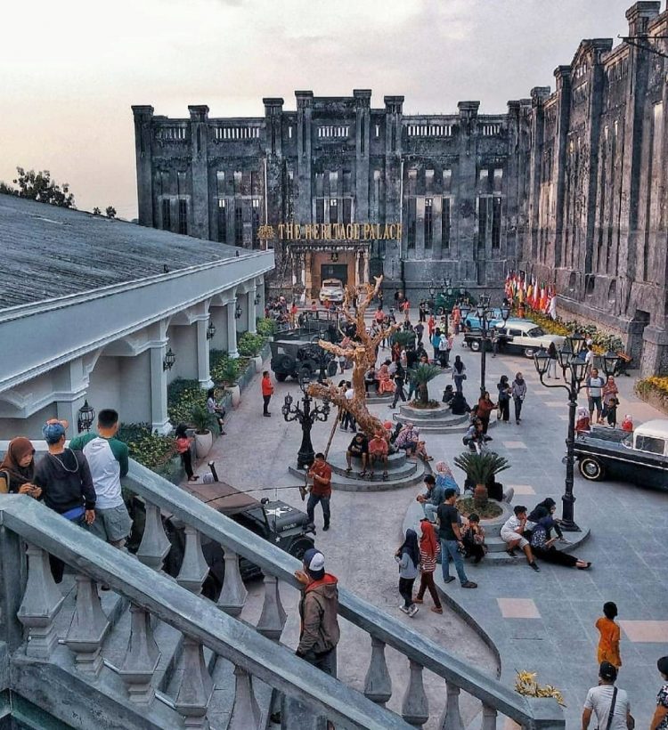 The Heritage Palace menjadi destinasi wisata baru yang nge-hits, 1. Alamat dan Rute Perjalanan, 2. Harga Tiket Masuk The Heritage Palace Solo, 3. Sejarah The Heritage Palace Solo, 4. Fasilitas yang Tersedia, 5. Bangunan Peninggalan Zaman Belanda, dengan Nuansa Eropa Klasik instagramable, 6. Spot Foto Menarik, 7. Museum 3D Trick Art