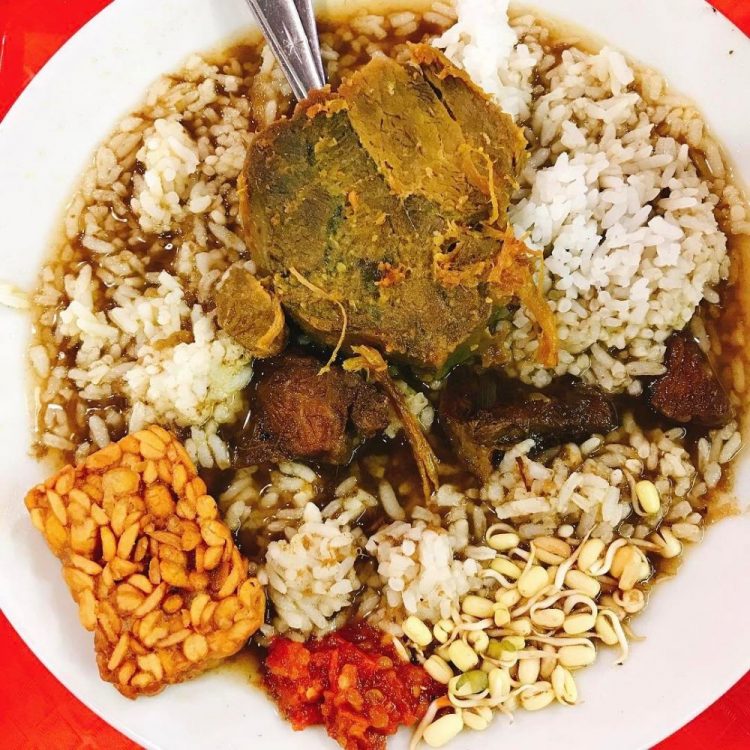 Warung Subuh via IG @diajeng7, 1. Bakso President, 2. Soto Ayam Lombok Sejak 1955, 3. Ronde Titoni, 4. Rumah Makan Kertanegara, 5. Rumah Makan Cairo, 6. STMJ Pak Sentot, 7. Pos Ketan Legenda 1967 Suhat, 8. Rawon Djenggot, 9. Warung Malam Pak Gatot, 10. Depot Mie Gadjah Mada, 11. Warung Subuh, 12. Sego Goreng Resek (Pak Man), 13. Bakso Prima Cak Herman, 14. Nasi Goreng Jumbo Pak Dji, 15. Sego Ceker Glintung, 16. Tahu Lontong Lonceng, 17. Ceker Setan, 18. Tahwa Agus, 19. Nasi Rawon Pecel Campur Mbak Ten, 20. Tahu Telur Bareng, 21. Puthu Lanang Celaket, 22. Sate Landak Pakis – Depot Sate Bu Ria, 23. Warung Malam Pecel & Rawon Ngaglik , 24. Jagung Bakar & STMJ Jaya Abadi, 25. Sentra Kuliner Sriwijaya, 26. Mie Iblis, 27. Nasi Mawut Pak Iwan, 28. Rumah Makan Inggil, 29. Warung Makan 24 Jam Rawon Cak Wan, 30. Rawon Pak Jenggot, 31. Rawon Pak Jenggot