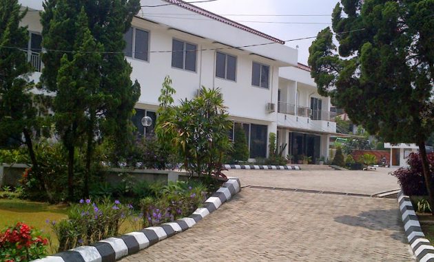 Wisma Bintang Jadayat via hotelbintangjadayat.blogspotcom, 1. Metropole Hotel Puncak, 2. Agape Gunung Bakti, 3. Arimbi Cibulan Suites, 4. Hotel Ciliwung, 5. Berlian Resort, 6. Airy Eco Syariah Cisarua Lembah Nyiur 68 Bogor (Tutup), 7. Hotel Mars 91, 8. Permata Hati Resort, 9. New Laguna Resort, 10. Villa Bumi Rama, 11. Aries Biru Villa &amp; Hotel, 12. Hotel Ciloto Indah Permai Puncak, 13. RedDoorz Syariah near RSUD Cimacan, 14. OYO 1667 Edotel SMKN 1 Pacet, 15. Villa Aquarius Orange, 16. Hotel Arjuna Puncak Bogor, 17. Gumilang Hotel, 18. Villa Alamanda, 19. Villa Tiola, 20. Arra Lembah Pinus, 21. Mataram Hotel, 22. Citra Agung, 23. Villa Tunas Alam Mutiara, 24. Cisarua Indah, 25. Grand Pesona Ksatria, 26. Wisma Bintang Jadayat