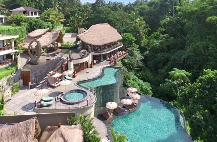 Aksari Resort dengan Private Pool, 1. Viceroy Bali, 2. Black Penny Ubud Villas, 3. Chapung Se Bali Resort & Spa, 4. Kupu Kupu Barong Villas and Tree Spa by L’OCCITANE, 5. The Royal Pita Maha, 6. Kamandalu Resort Ubud, 7. The Kayon Resort Ubud, 8. William’s Place, 9. Udhiana Resort Ubud, 10. Amora Ubud Boutique Villas, 11. Komaneka Villa Bisma Ubud, 12. Tejaprana Resort & Spa, 13. Sankara Ubud Resort, 14. Wapa di Ume Resort & Spa, 15. Anusara Luxury Villas, 16. Visesa Ubud Resort, 17. Aksari Resort, 18. Sanctoo Suites & Villas
