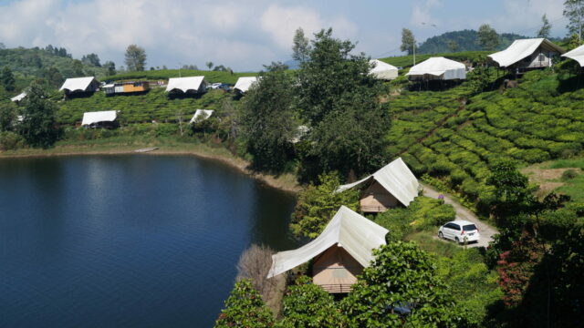 Berkemah dan menikmati alam di Glamping Lakeside Rancabali dengan Pemandangan yang Mempesona via Google Maps @dwi fakhri aminudin, Informasi Umum, Harga & Tiket Masuk Glamping Lakeside Rancabali, Aktivitas Seru di Glamping Lakeside Ciwidey, Harga Penginapan di Tenda Glamping Lakeside Rancabali Ciwidey