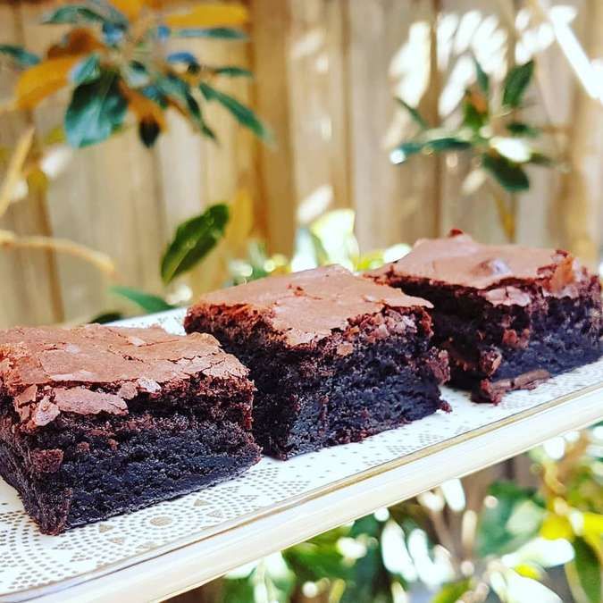 Browkis via IG @heelsandspice, 1. Kopi Lampung, 2. Keripik Pisang, 3. Dodol Sirsak, 4. Lempok Durian, 5. Kain Tapis, 6. Souvenir Gajah Lampung, 7. Pie Pisang, 8. Sambal Khas Lampung, 9. Kerupuk Kemplang, 10. Manisan khas Lampung, 11. Keripik Nangka, 12. Sambal Lampung, 13. Lapis Legit, 14. Bakso Sony, 15. Browkis, 16. Bejak Enjak, 17. Lampung Bona Cake, 18. Pempek Khas Lampung, 19. Kopi Durian, 20. Engkak, 21. Dodol Pandan, 22. Kerupuk Cumi, 23. Sambal Lingkung, 24. Bolu Tape, 25. Abon Jamur, 26. Lele Asap, 27. Gantungan Kunci Siger, 28. Kaos Lampung, 29. Kerupuk Udang, 30. Keripik Singkong, 31. Kerupuk Ikan Tenggiri, 32. Sambal Terasi, 33. Kopi Ulubelu, 34. Pempek Nori, 35. Stik Keju, 36. Sambal Teri